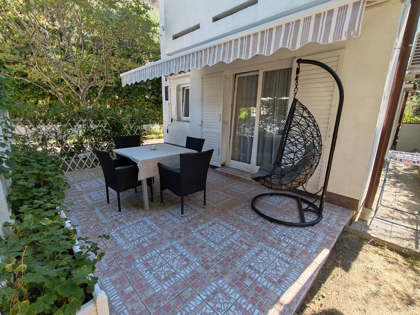 Two-bedroom apartment with terrace – Apartments M&M Baška